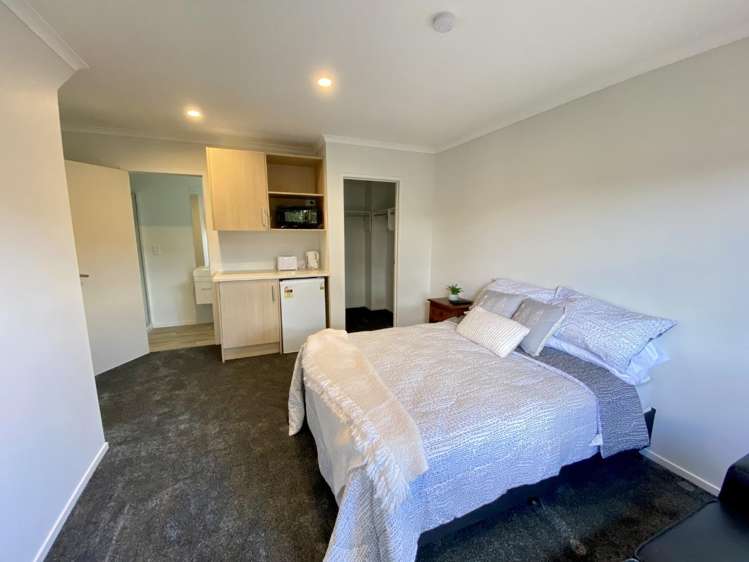 1A/14 Inverness Avenue 1074_3