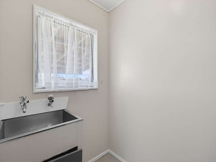70 Tarbet Street Flaxmere_12