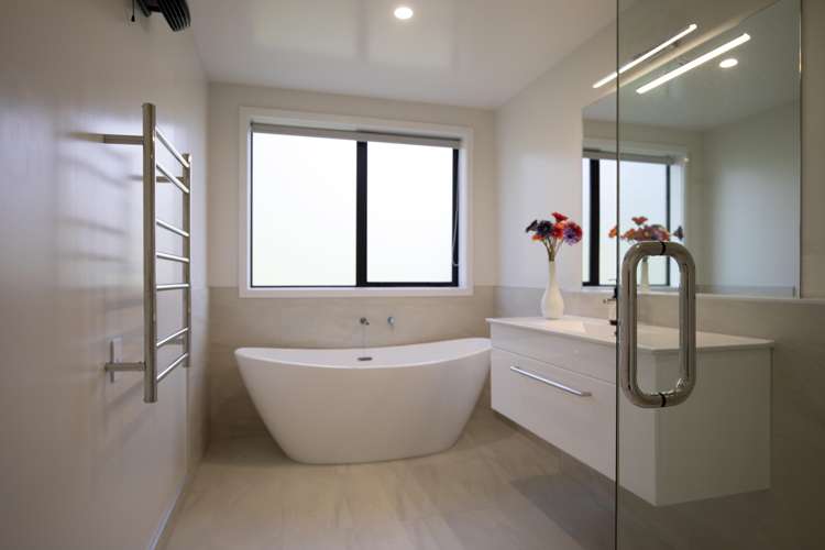 2a Marine Parade Raglan_16