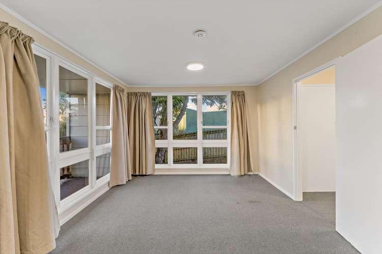 20 Grandison Crescent New Lynn_15