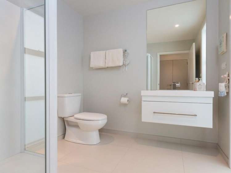 8 Eden Crescent Brookfield_11