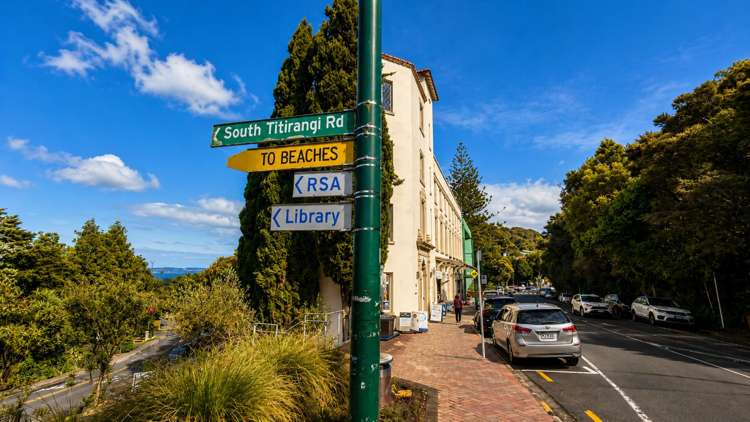 21 & 23 Atkinson Road Titirangi_11