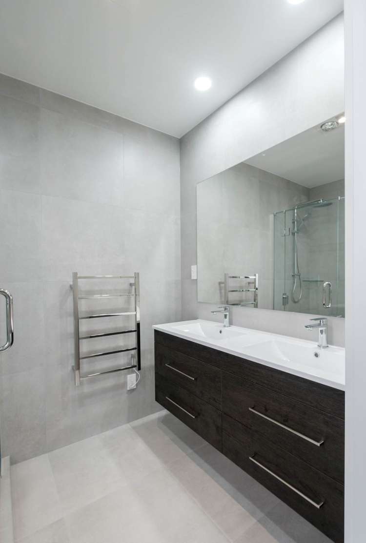 8 Fallowdown Street Wainui_12