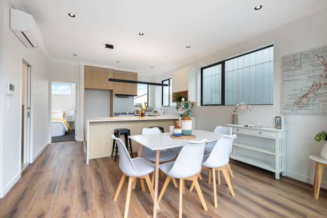Standalone, Freehold-Ideal for First Home Buyers!