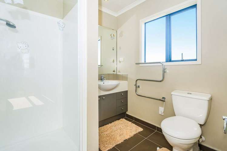 93 Fernhill Way Oteha_9