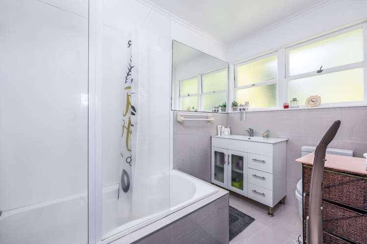 1/12 Hamilton Place Glenfield_16