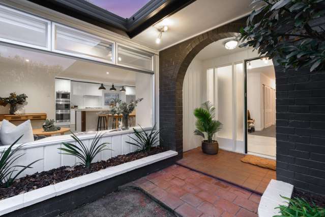 Urban Chic with a Touch of Charm