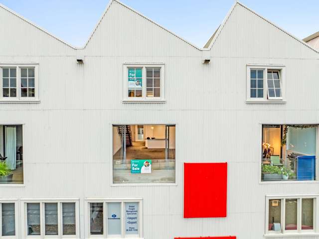 Forever Spoilt In Ahuriri