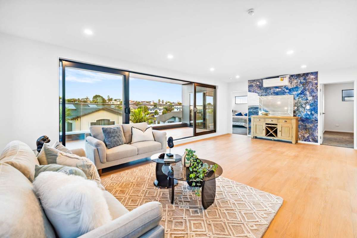 2/90 Picasso Drive_5