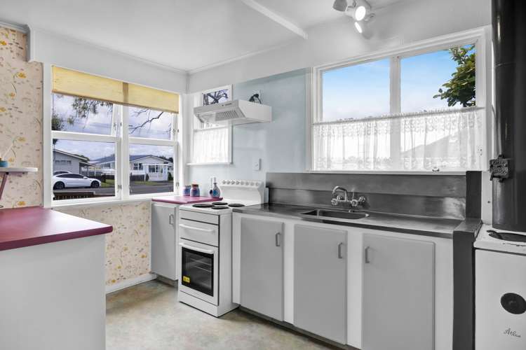 2 Acourt Street Hawera_5