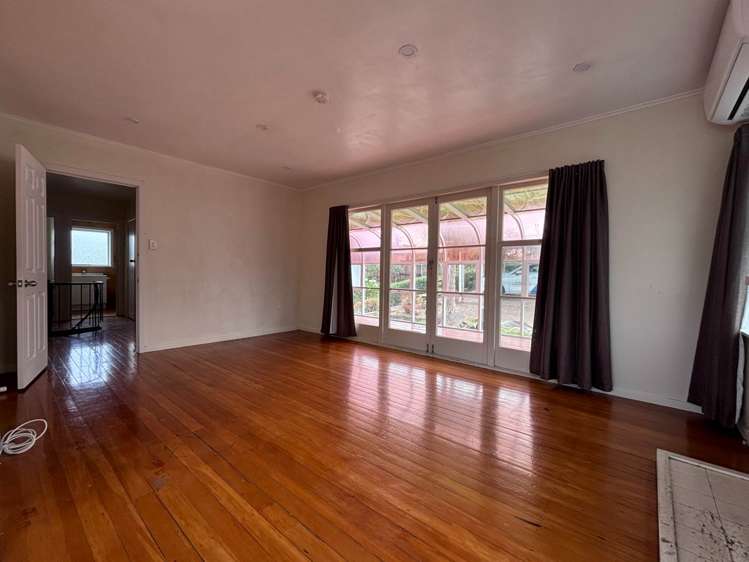 1/8 Quiet Street Te Atatu South_1