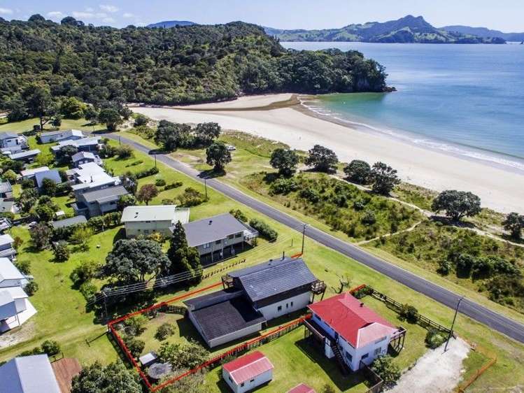 9 Marine Parade Cooks Beach_30