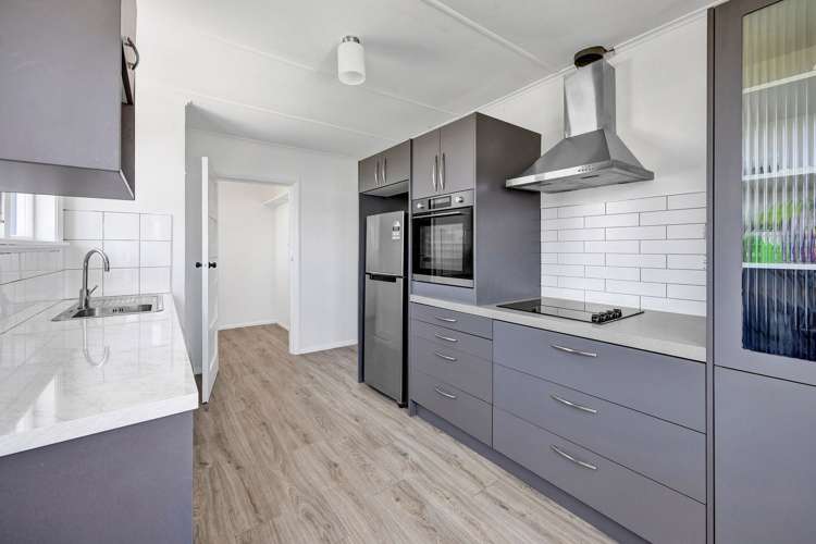 2 Waihi Road Hawera_9