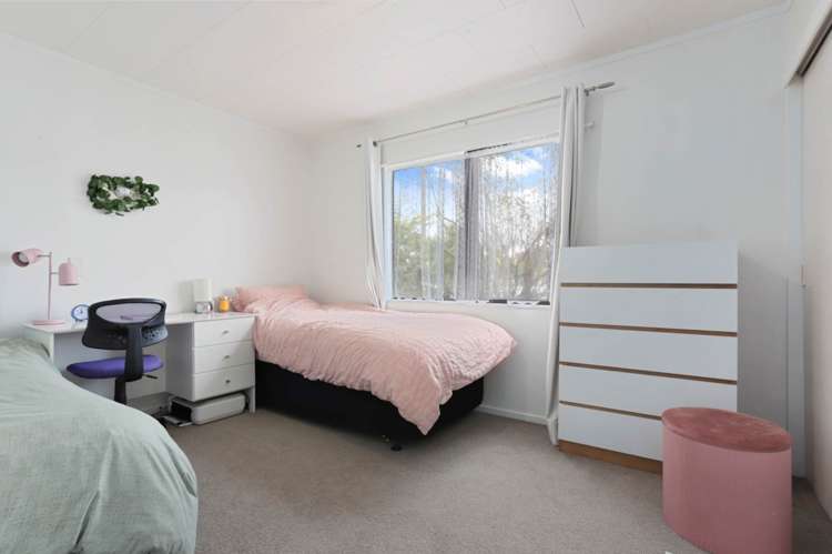 37 Meadowvale Rise Titirangi_13