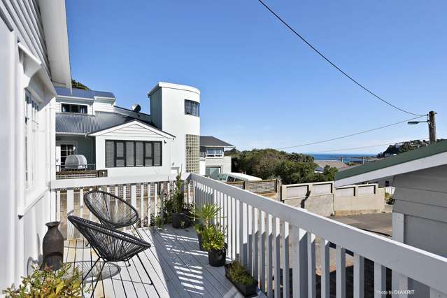 CHARMING SEASIDE COTTAGE