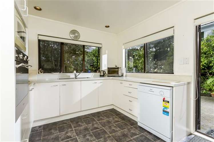 2/4 Fraser Road Narrow Neck_9