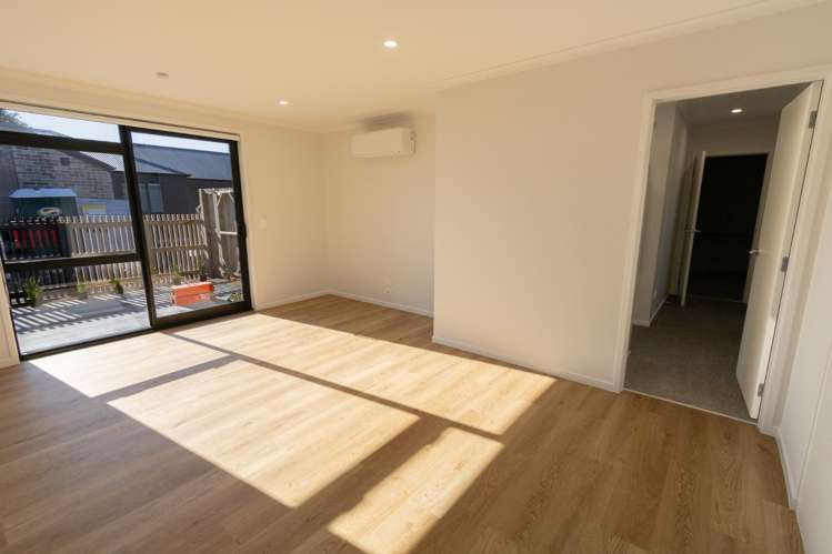 2/8 London Lane 11373_5
