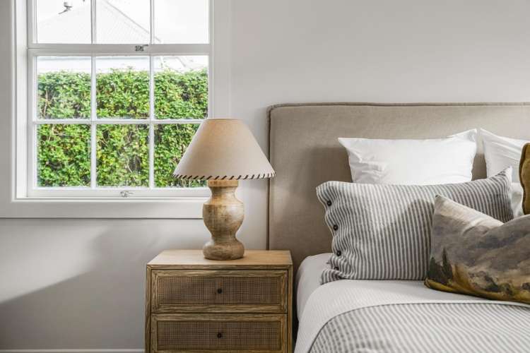 82 The Drive Epsom_12