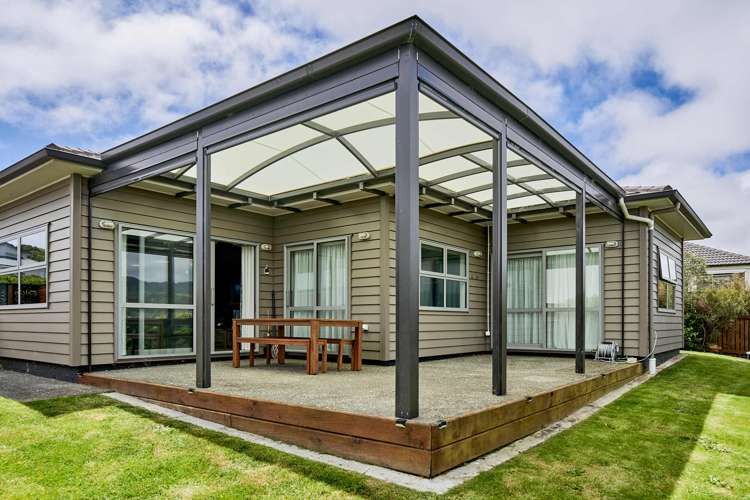 25 Paparoa Crescent Aotea_21