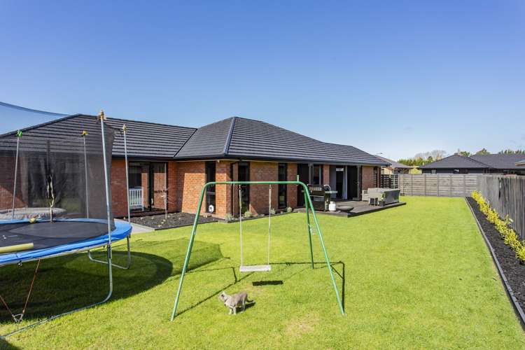 25 Fearne Drive Woodend_11