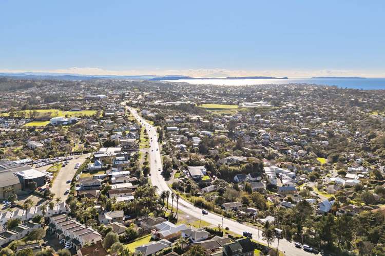 762 East Coast Road Oteha_33