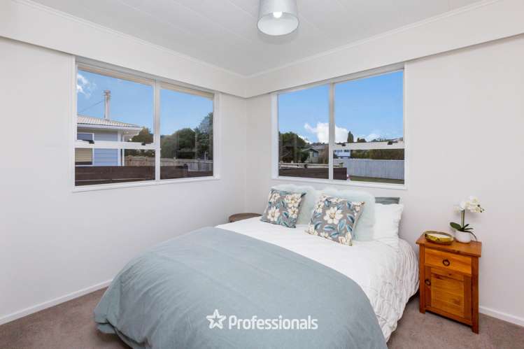 5 Camden Road Totara Park_12