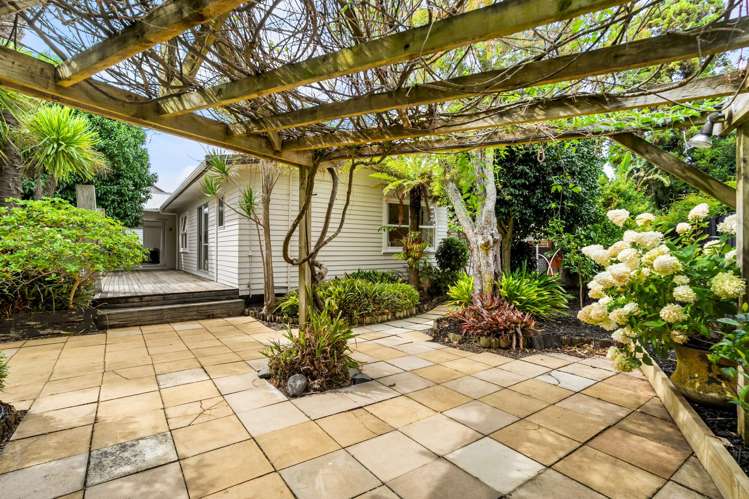 10 Montmere Avenue Te Atatu Peninsula_16