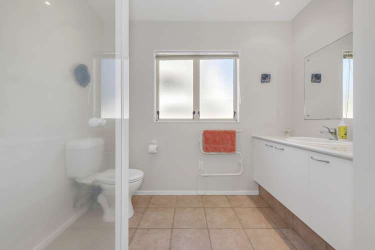 1/37 The Esplanade Eastern Beach_7