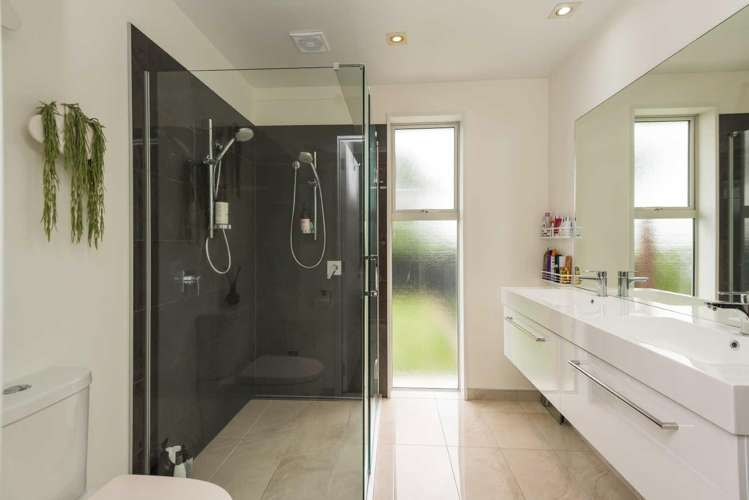 33 Reginald Street Burwood_12