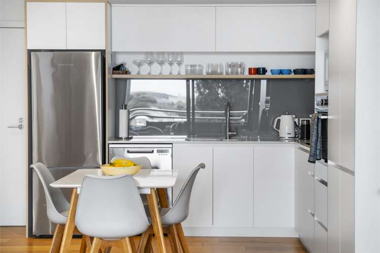 202/64 Victoria Street Onehunga_4