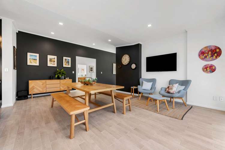 41 Intrepid Crescent Beachlands_21