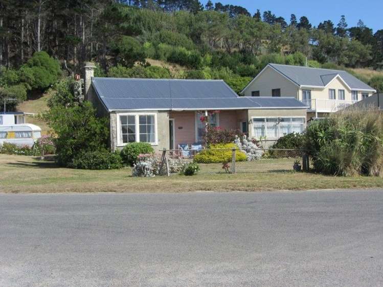 56 Akitio Esplanade Pongaroa_6