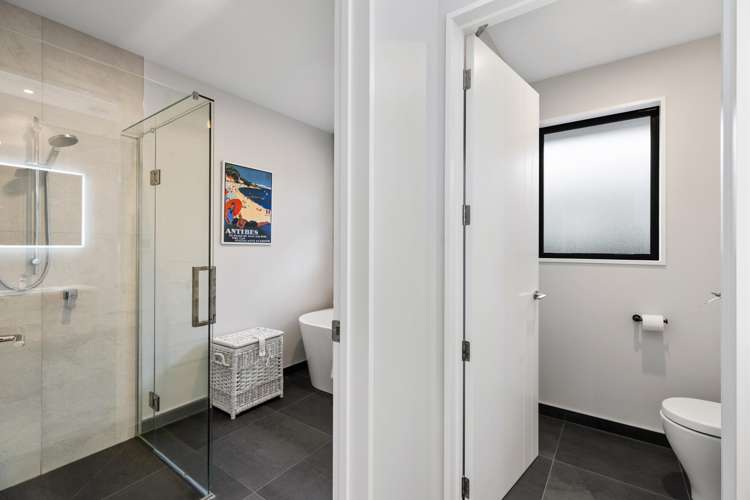 68 Vernon Drive Lincoln_22