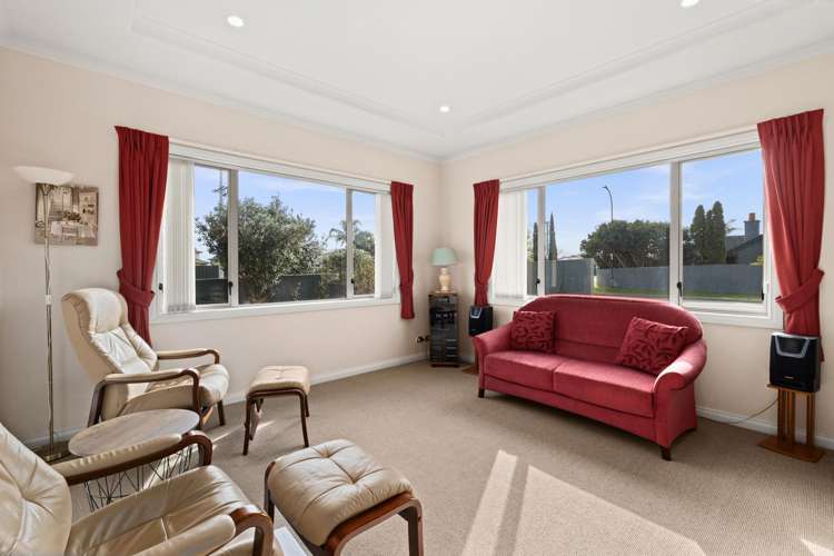 2 Delta Mews Place Clive_6