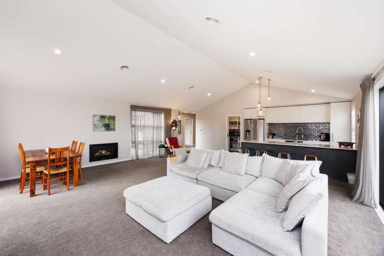 4 Sardinia Grove Fitzherbert_11