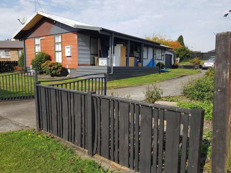 85 Amanda Avenue Dinsdale_1