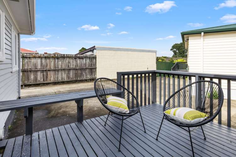 40 Reid Road New Lynn_11