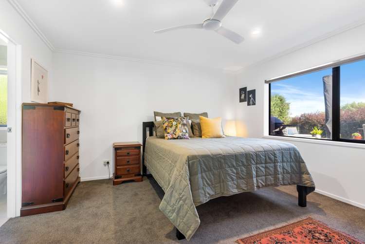 28 Columbia Crescent Beachlands_12