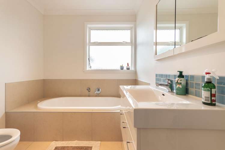 296 Old West Road Turitea_20