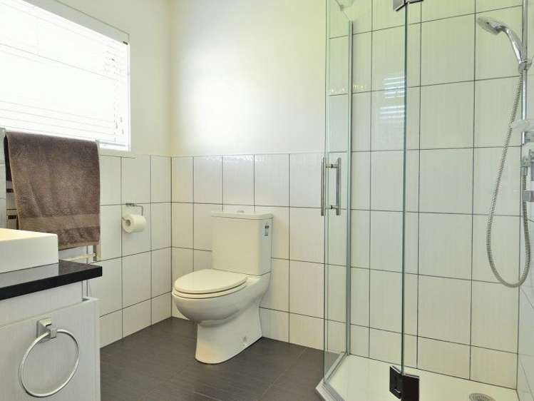 22 Pohutukawa Grove Lytton West_8