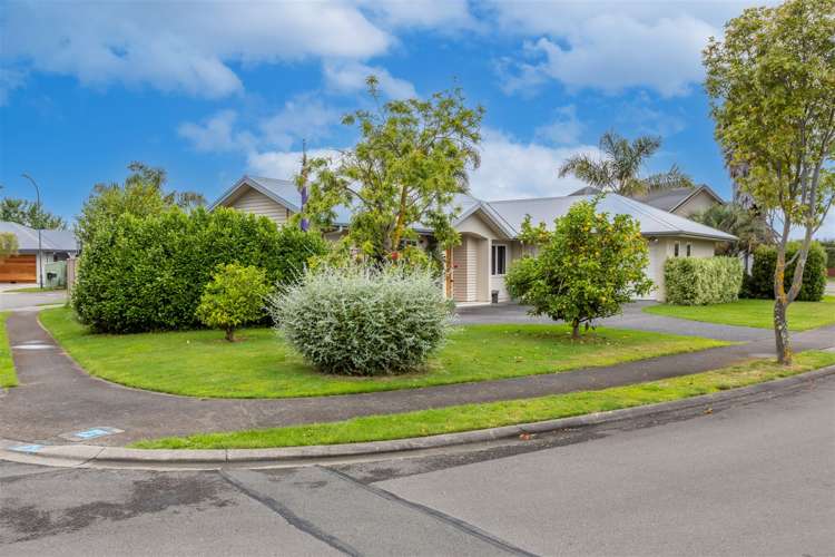 2 Arthur Close Clive_17