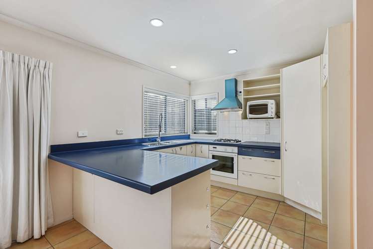 6 Zamora Lane Mount Roskill_3