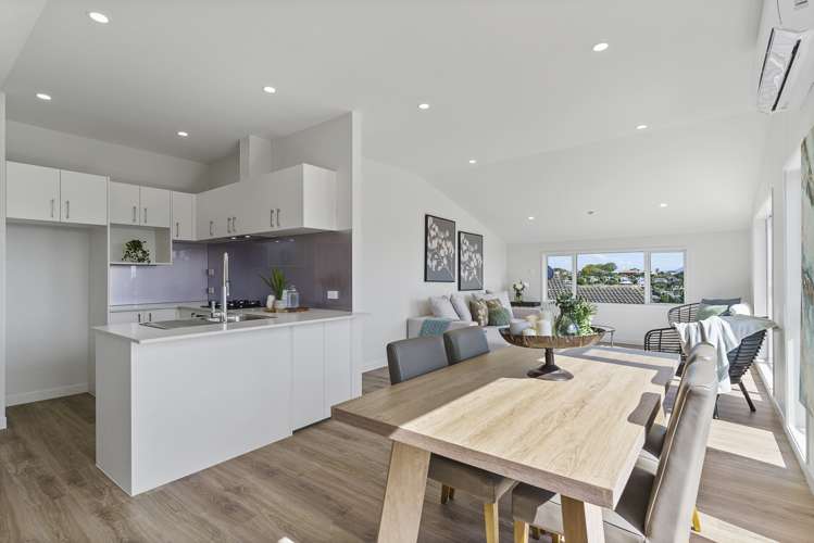 16 Paisley Street Mellons Bay_19