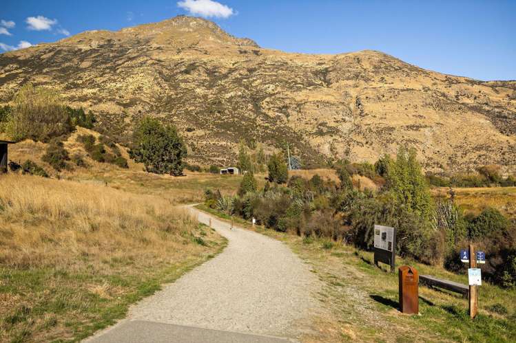 15 Sandford Terrace Lower Shotover_8