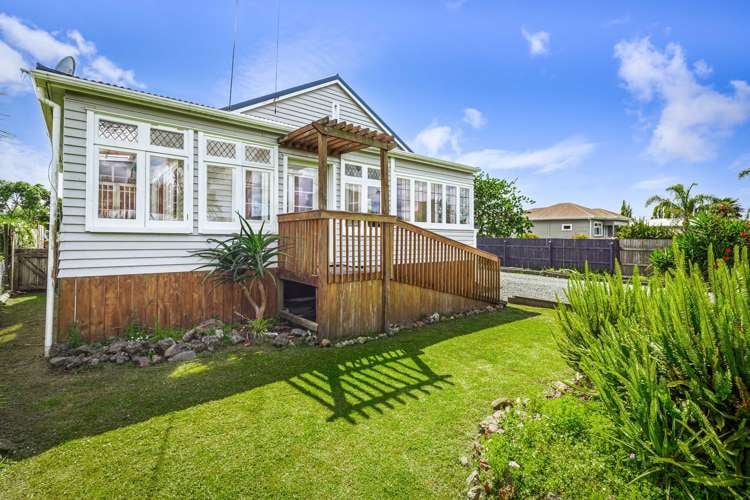 41 Parakai Avenue Parakai_4