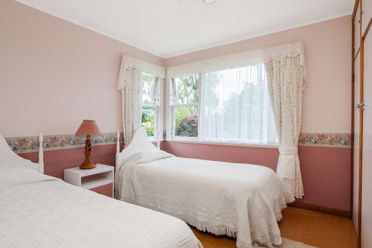 19 Richardson Avenue Burleigh_10