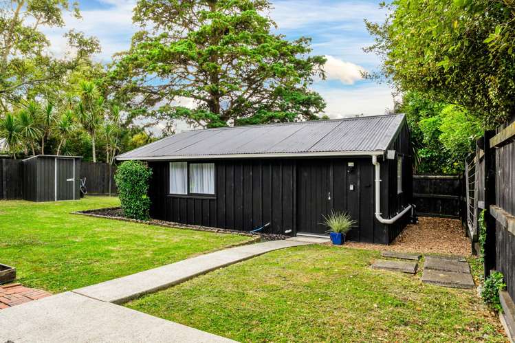 279 Royal Road Massey_14