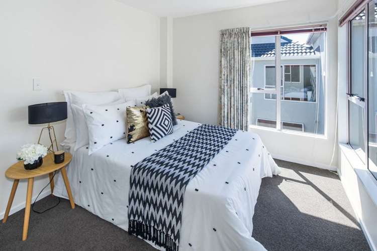16/20 Thompson Street Mount Cook_11