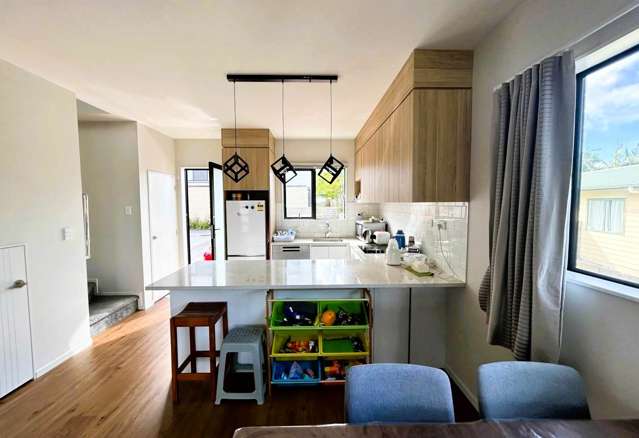 2/11 Karamu Street Te Atatu Peninsula_2