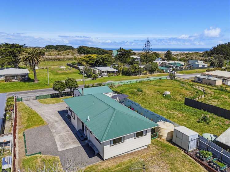 15 Muaupoko Street Hokio Beach_29